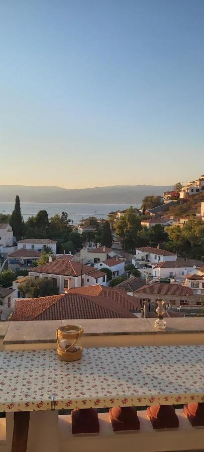 Tsitsinakis Traditional House Apartment Hydra  Exterior photo